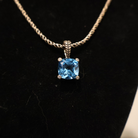 Perfect necklace with a beautiful blue Topaz and white Sapphires - Picture 6 of 7